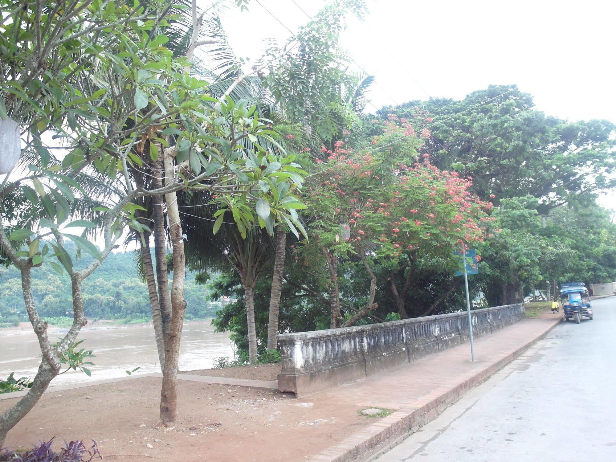 Mekong Sunset View Hotel Luang Prabang Exterior photo
